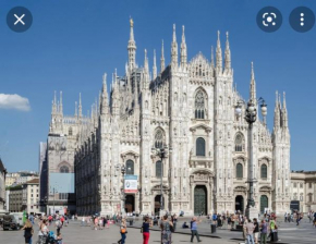 Milano: Incantevole appartamento in pieno centro - Fancy yellow apartments, Milano